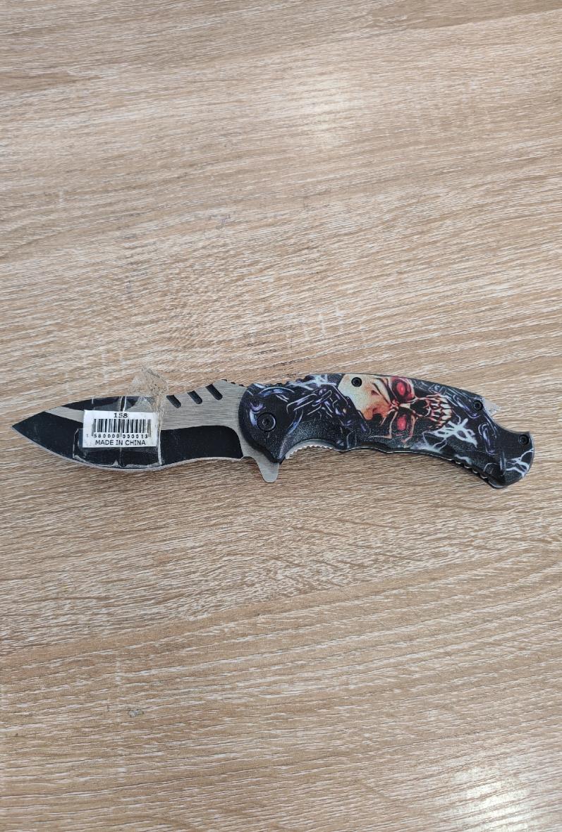 Couteau tête de mort